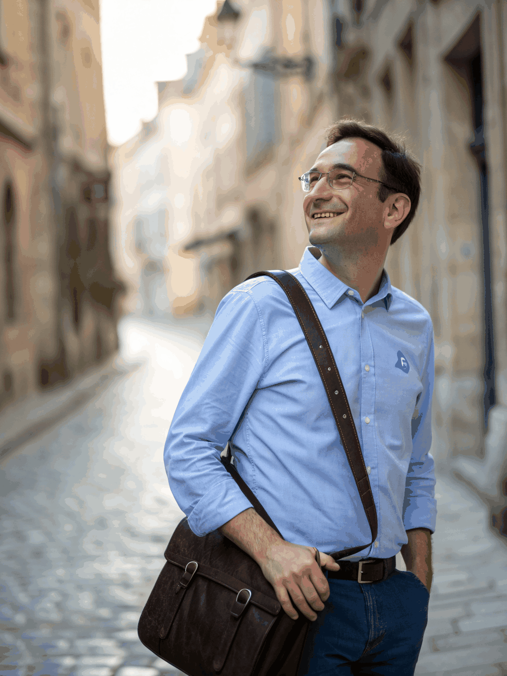 A private guide walking through a historic Florentine street